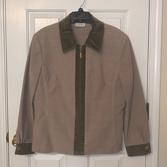 St. John Sport By Marie Gray coats and Jackets - Picture 1 of 13